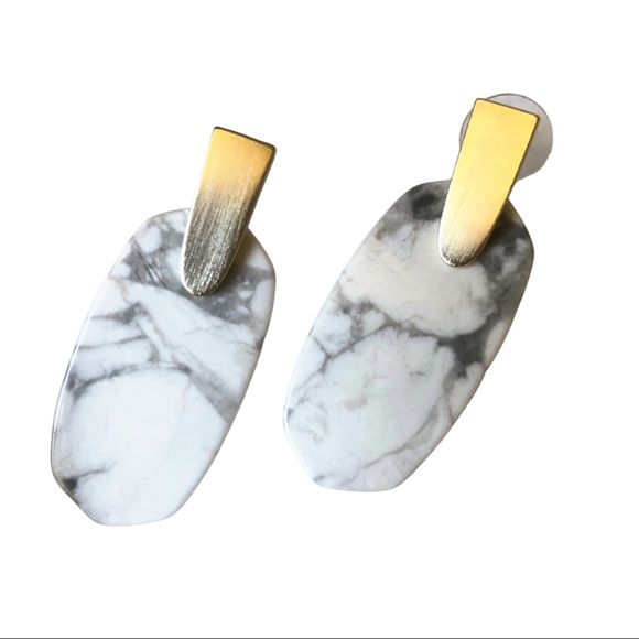Kendra Scott Jewelry - RARE: Kendra Scott Aragon White Marble Earrings